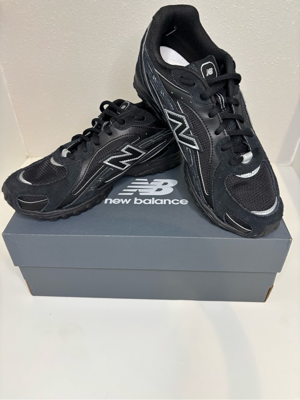 New Balance  204L Big Kids Size 7